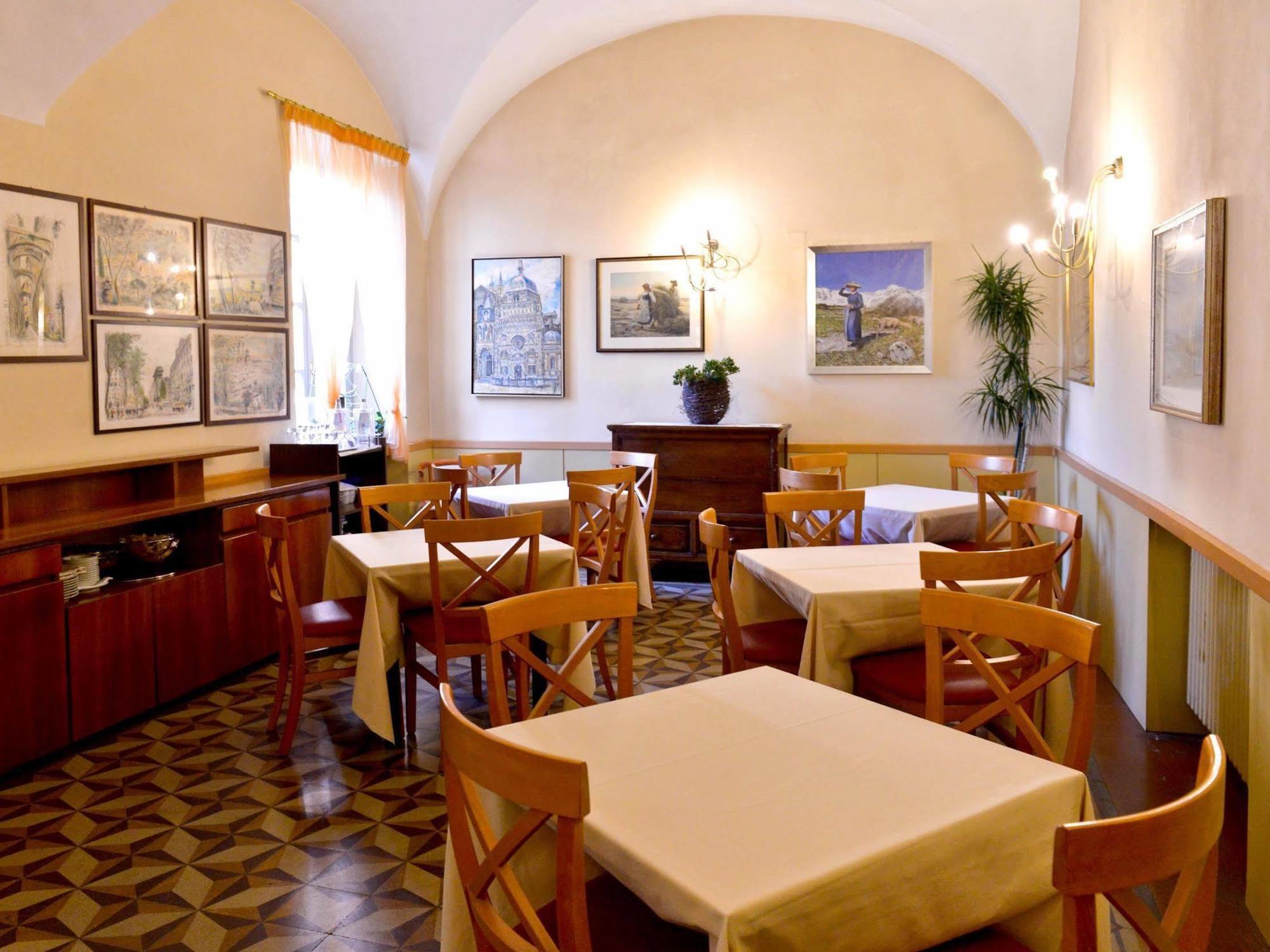 Albergo Della Torre Dal 1891 Trescore Balneario Exterior photo
